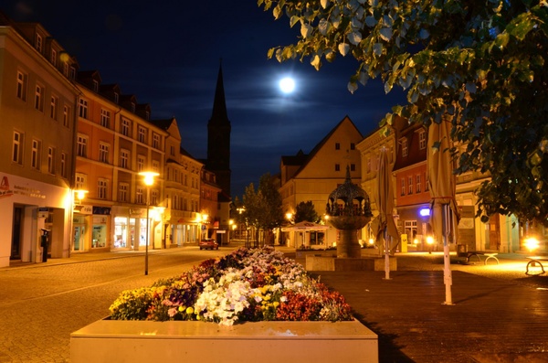 Aschersleber Marktplatz im Mondschein