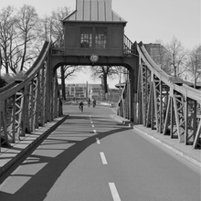 Drehbrücke am Hafen