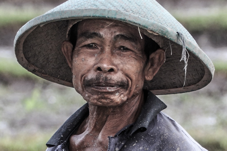Indonesischer Feldarbeiter