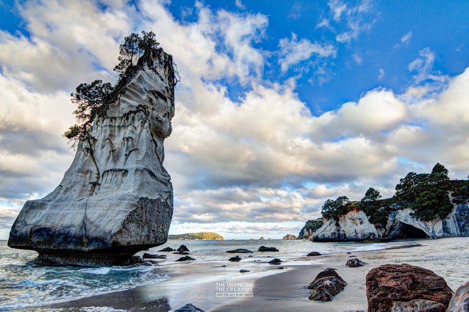 Insel vor Cathedral Cove Beach