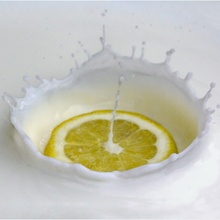 Zitronenmilch